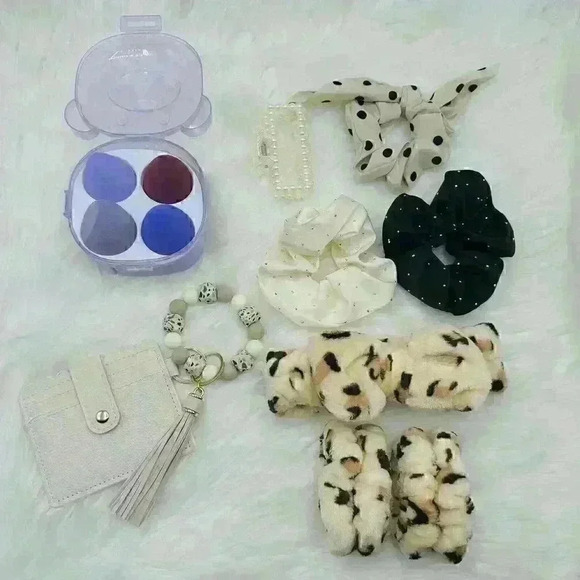 Woman’s Accessories Bundle Package - Picture 7 of 7